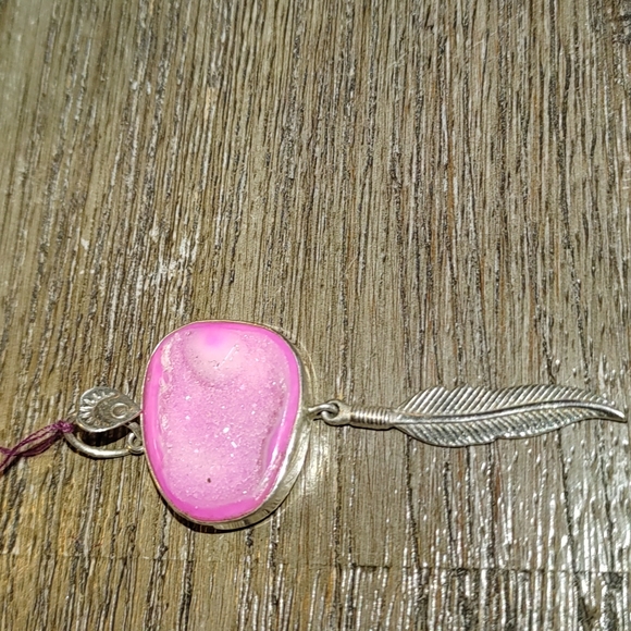 New Sterling Silver Pink Druzy Feather Pendant - Picture 2 of 6